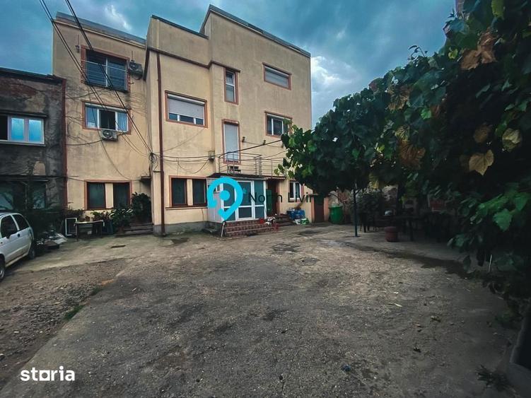 Casă cu 7 camere cu Teren 150 Mp în Ultracentral