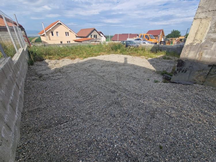 Casă cu 5 camere cu Teren 500 Mp în Șura Mare