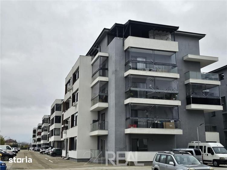 Apartament cu 3 camere semidecomandat în Pantelimon