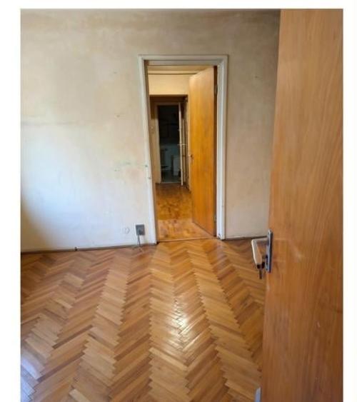 Apartament cu 3 camere semidecomandat în Titan