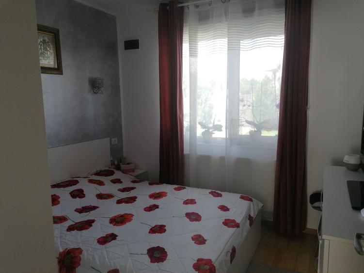 Casă individuală cu 4 camere cu Canalizare în Lumina
