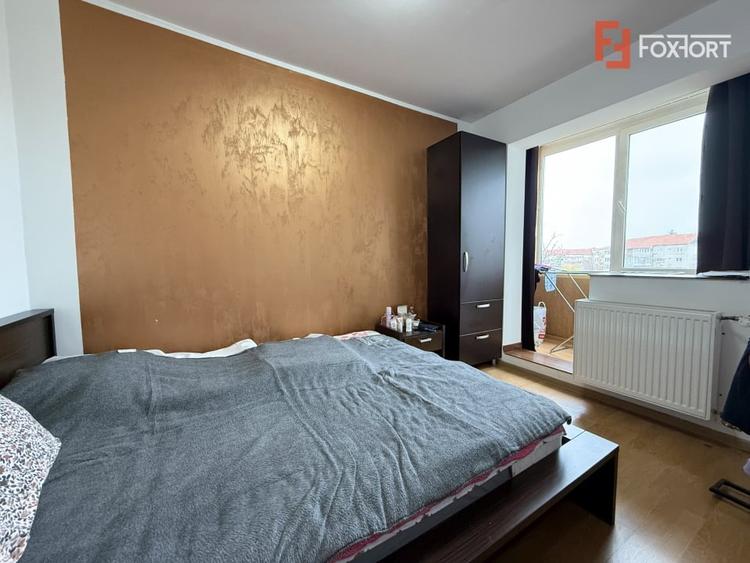 Apartament cu 3 camere semidecomandat, mobilat în Cetății