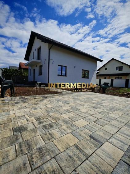 Casă individuală cu 4 camere cu Teren 361 Mp în Micești