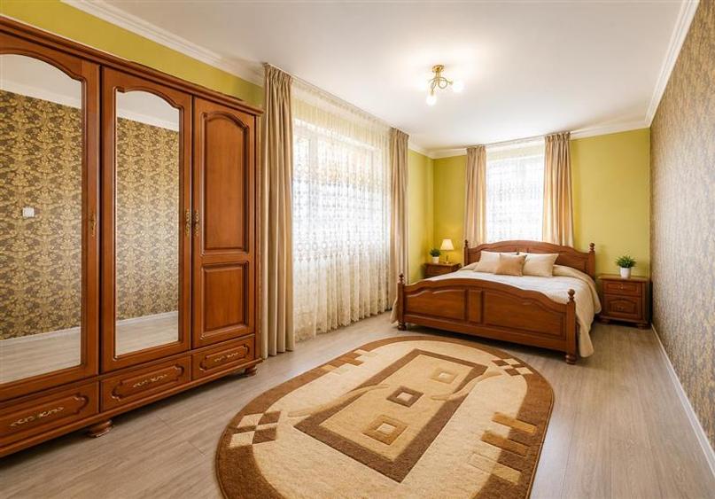Casă individuală cu 5 camere cu Teren 450 Mp în Podu Oltului