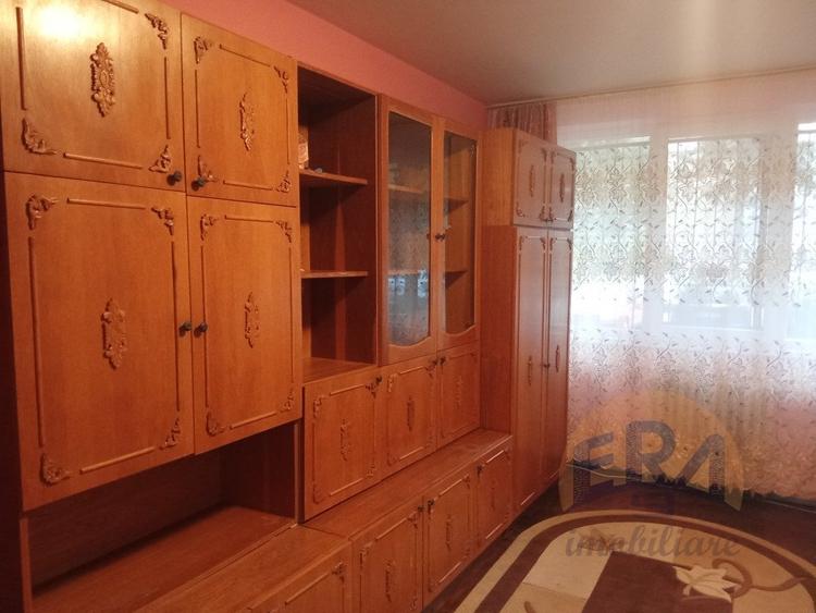 Apartament cu 2 camere semidecomandat, mobilat în Rogerius
