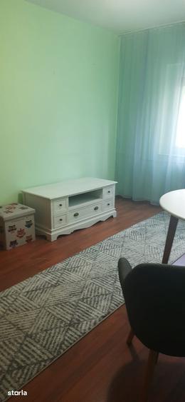 Apartament cu 3 camere în Decebal