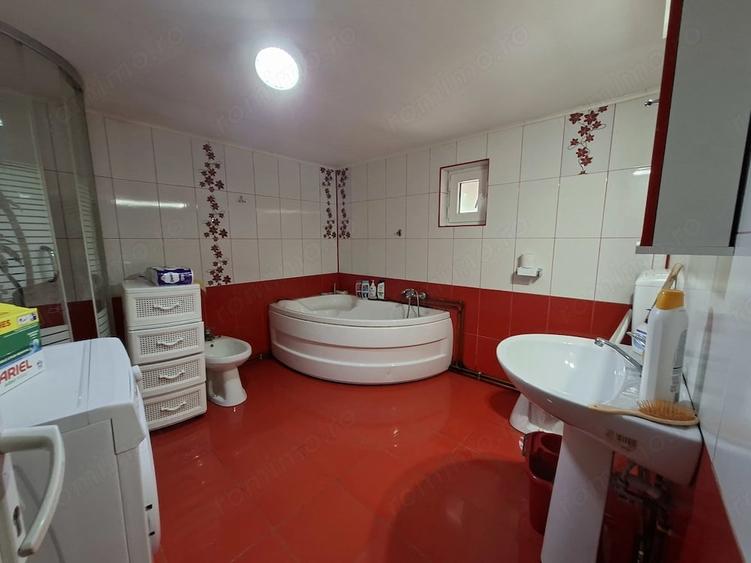Casă cu 2 camere cu Teren 1485 Mp în Lăpușnic