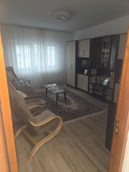 Apartament cu 2 camere decomandat în 2 Moldoveni