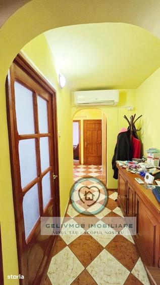 Apartament cu 3 camere decomandat în Mihai Bravu