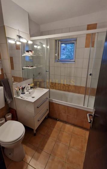 Apartament cu 3 camere decomandat în Soarelui