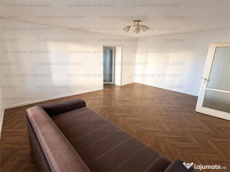 Apartament cu 3 camere semidecomandat în Tractorul