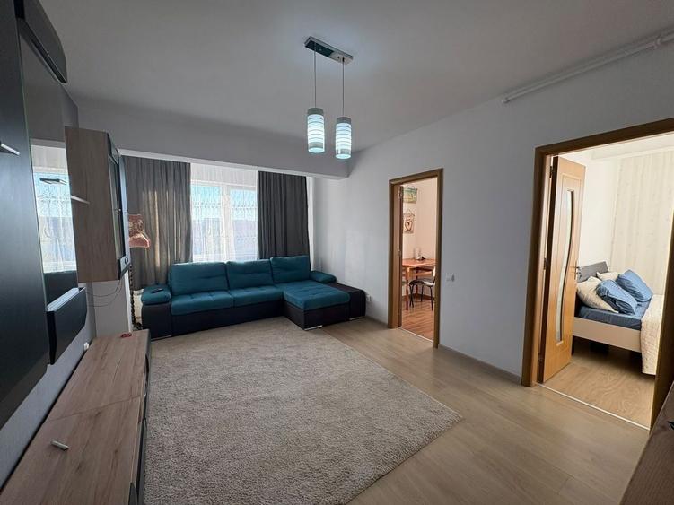 Apartament cu 2 camere semidecomandat, mobilat în Apărătorii Patriei