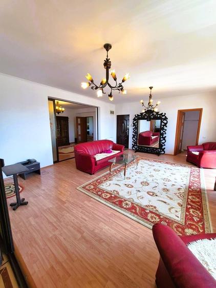 Apartament cu 5 camere în Domenii