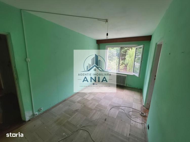 Apartament cu 3 camere semidecomandat în Central