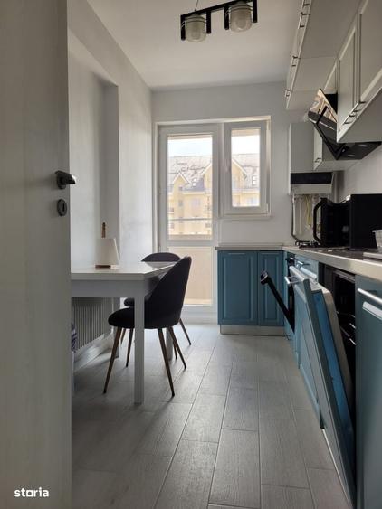 Apartament cu 3 camere decomandat în Central