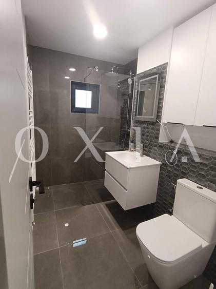 Apartament cu 3 camere semidecomandat, mobilat în Kiriac