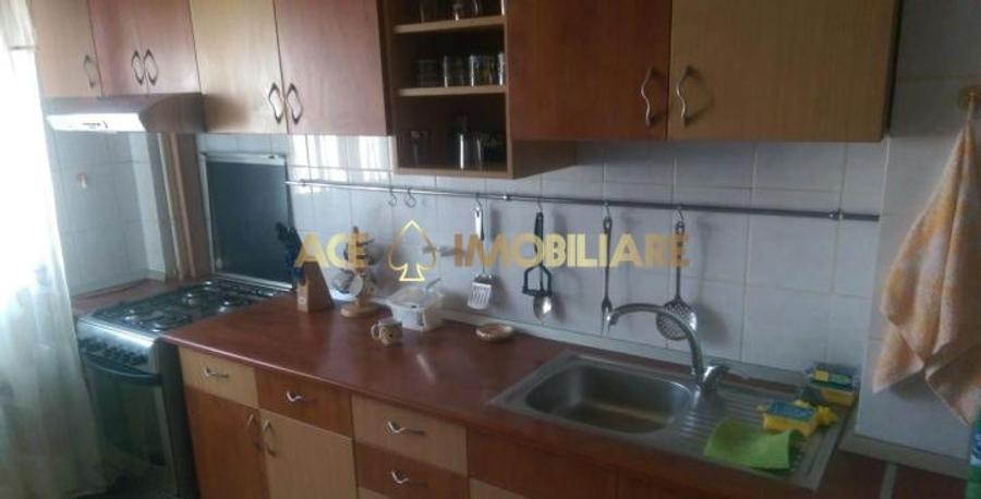 Apartament cu 3 camere decomandat, mobilat în Rahova