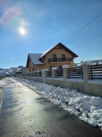 Casă cu Teren 9 Mp în Central