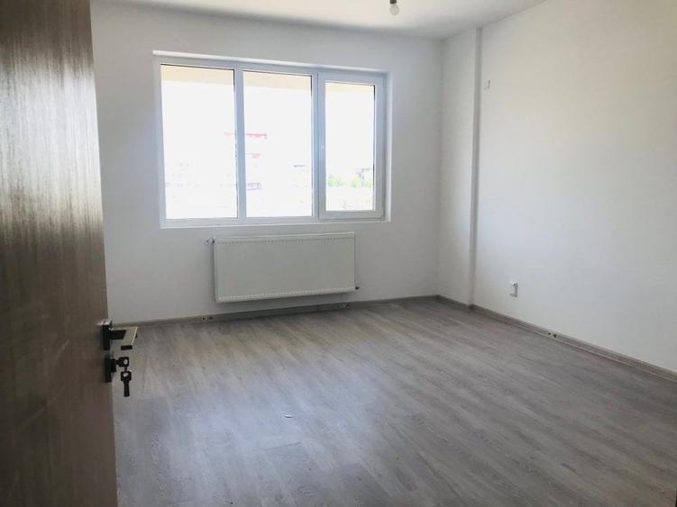 Apartament cu 2 camere semidecomandat în Berceni — fotografia 2