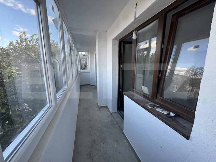Apartament cu 4 camere semidecomandat în Tătărași