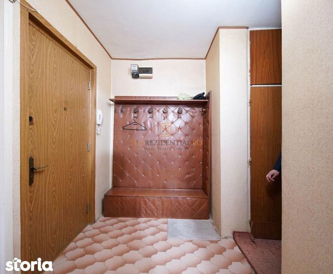 Apartament cu 3 camere, mobilat în Băneasa