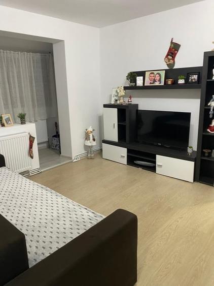 Apartament cu 2 camere decomandat, mobilat în Săsar