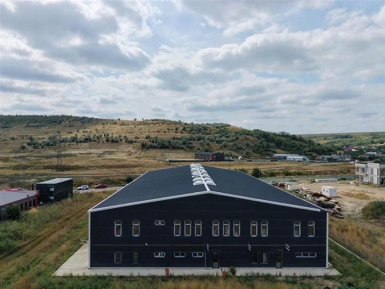 Spațiu industrial, de 2,300 mp, în Exterior Vest