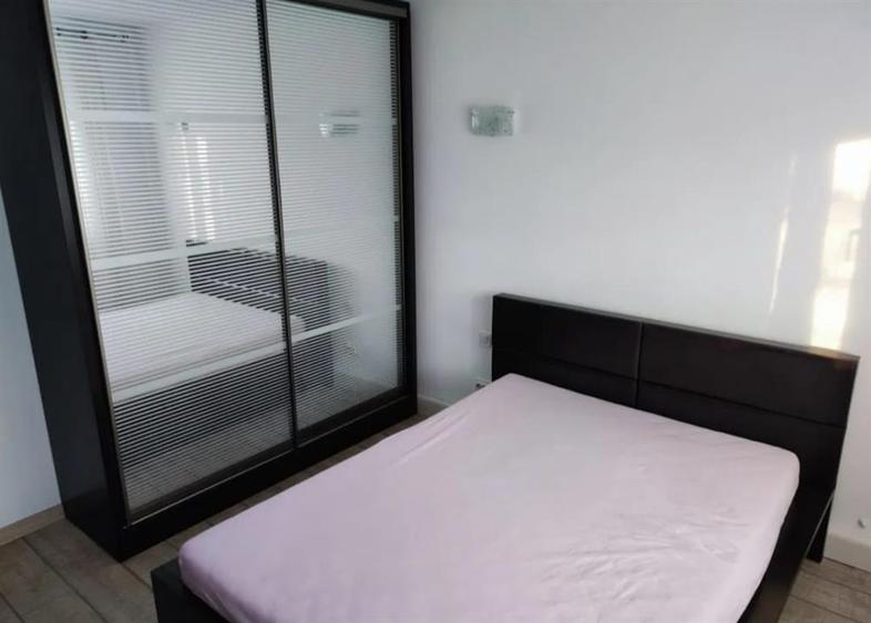 Apartament cu 2 camere semidecomandat, mobilat în Tătărași