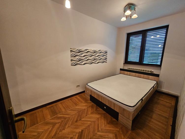 Apartament cu 3 camere decomandat în Ultracentral