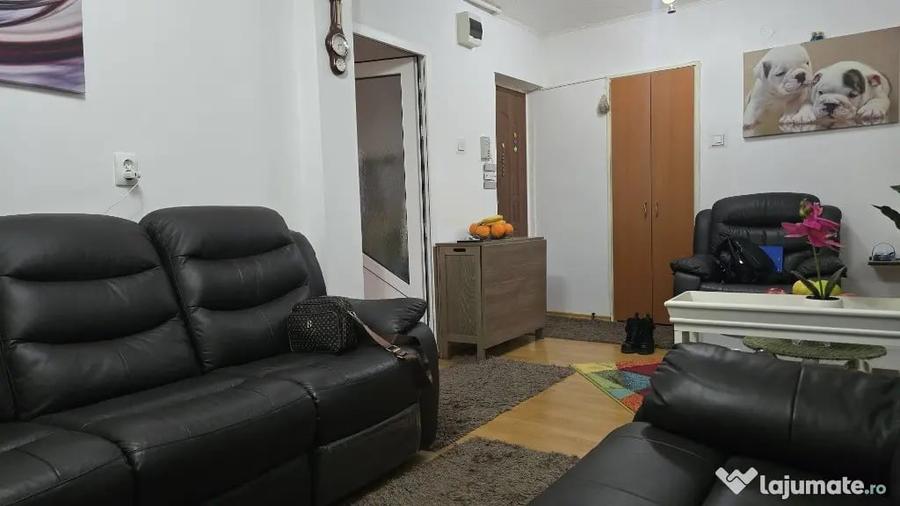Apartament cu 3 camere decomandat în Decebal