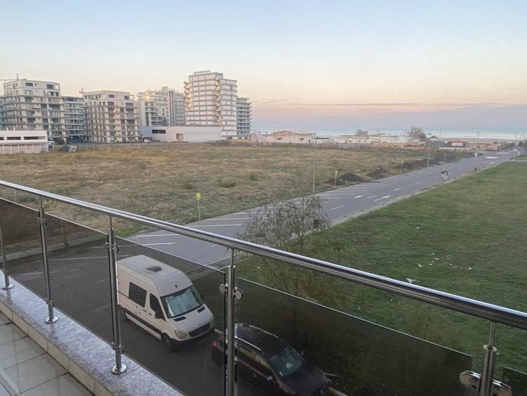 Apartament cu 2 camere semidecomandat, mobilat în Central
