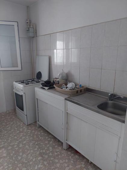 Apartament cu 3 camere decomandat în Rahova