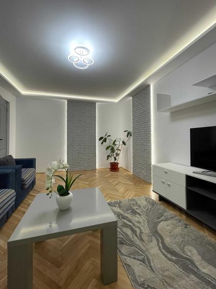 Apartament cu 3 camere decomandat în Mărăști