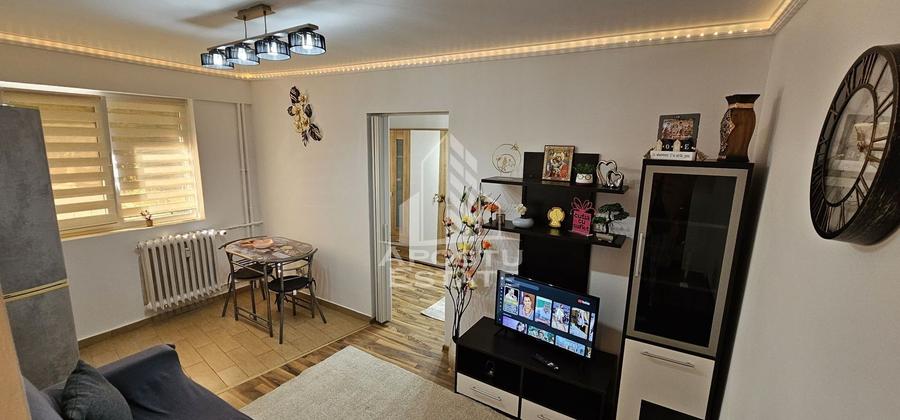 Apartament cu 2 camere nedecomandat, mobilat în Intim