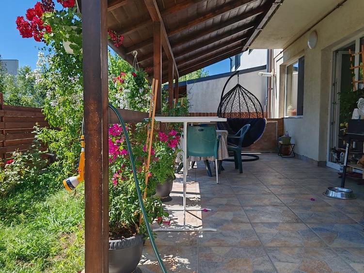 Casă cu 5 camere cu Teren 250 Mp în Cernica