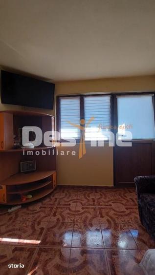 Casă cu 5 camere cu Teren 180 Mp în Republicii