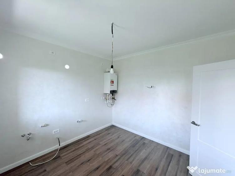 Casă cu 3 camere cu Teren 300 Mp în Central