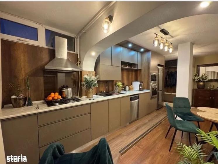 Apartament cu 3 camere decomandat în Central