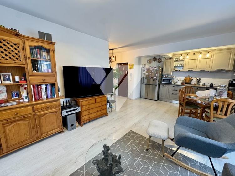 Apartament cu 3 camere decomandat, mobilat în Turnișor