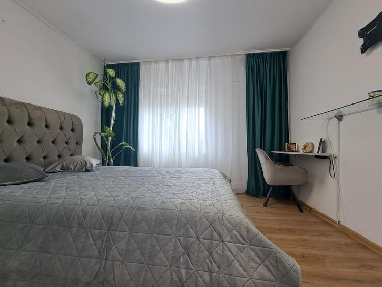 Apartament cu 3 camere decomandat în Central