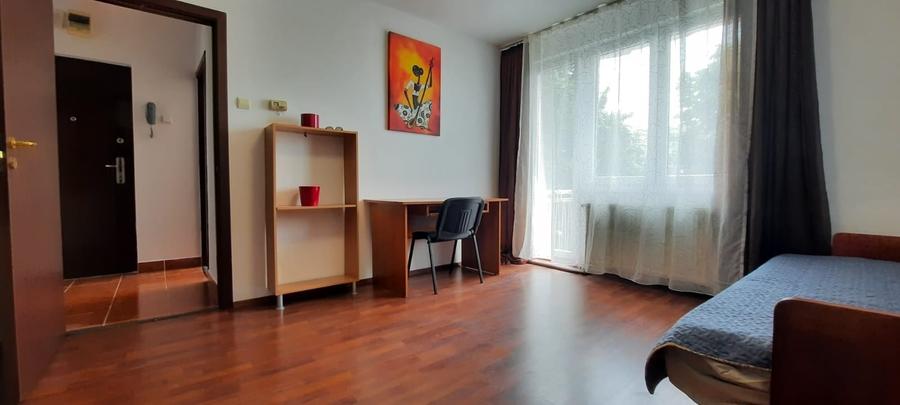 Apartament cu 2 camere nedecomandat, mobilat în 7 Noiembrie