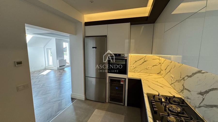 Apartament cu 4 camere decomandat, mobilat în Prelungirea Ghencea