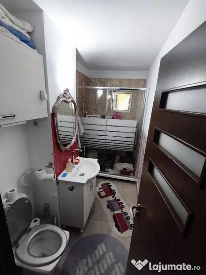 Apartament cu 2 camere decomandat în Nicolina