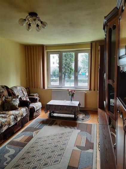 Apartament cu 3 camere circular, mobilat în Astra