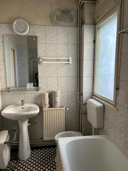 Apartament cu 4 camere semidecomandat, mobilat în Foișorul de Foc
