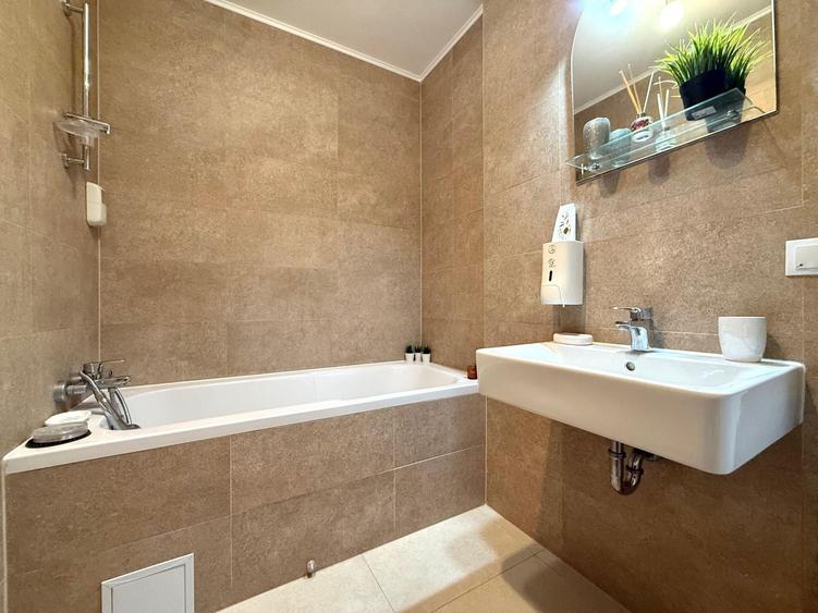 Apartament cu 2 camere, mobilat în Tractorul