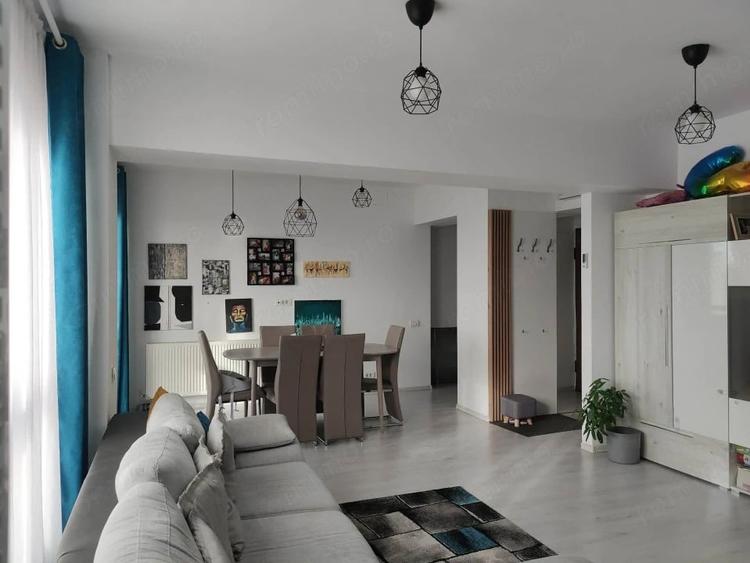 Apartament cu 4 camere în Pipera