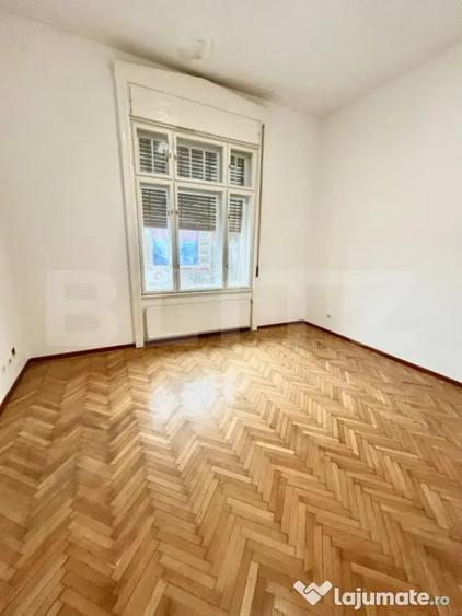 Apartament cu 5 camere semidecomandat în Central