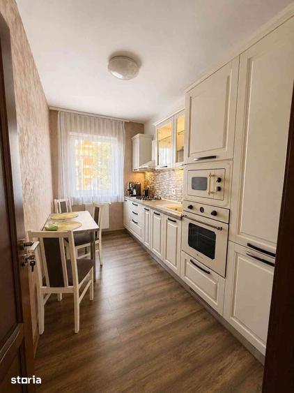 Apartament cu 3 camere decomandat în Nufărul