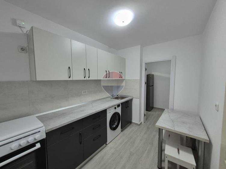 Apartament cu 3 camere semidecomandat, mobilat în Sălaj